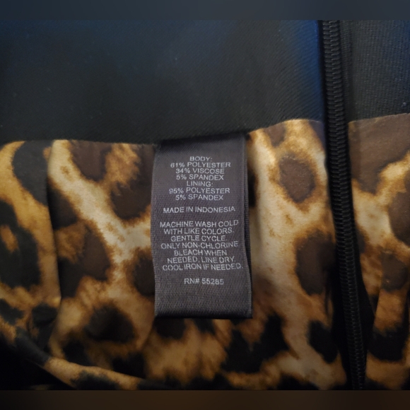 Express Pencil Skirt - Picture 6 of 9